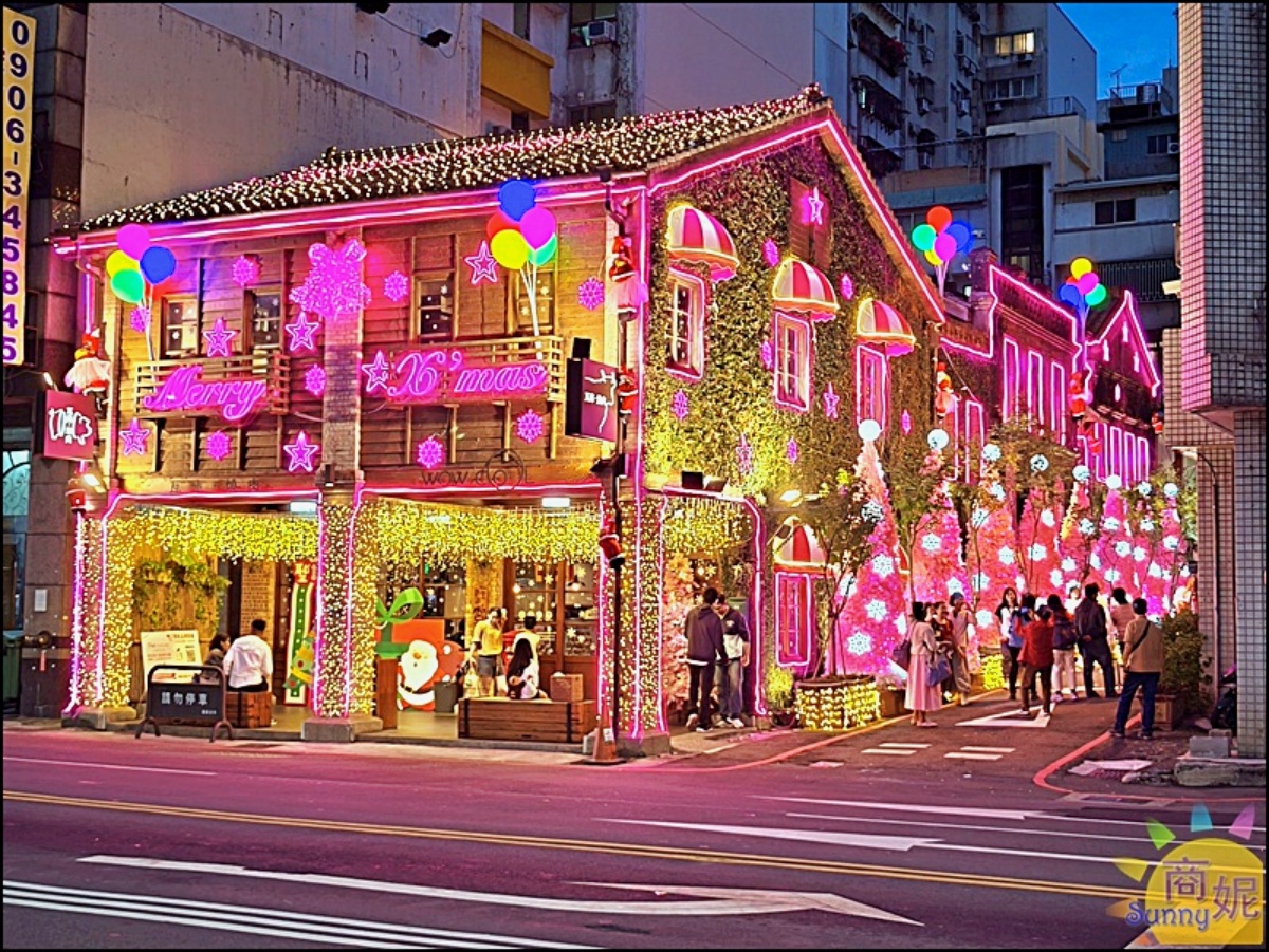 台中最美聖誕小屋回來了!老宅燒肉店變身粉紅燈海,整排櫻花聖誕樹超浪漫 台中最美聖誕小屋回來了!老宅燒肉店變身粉紅燈海,整排櫻花聖誕樹超浪漫
