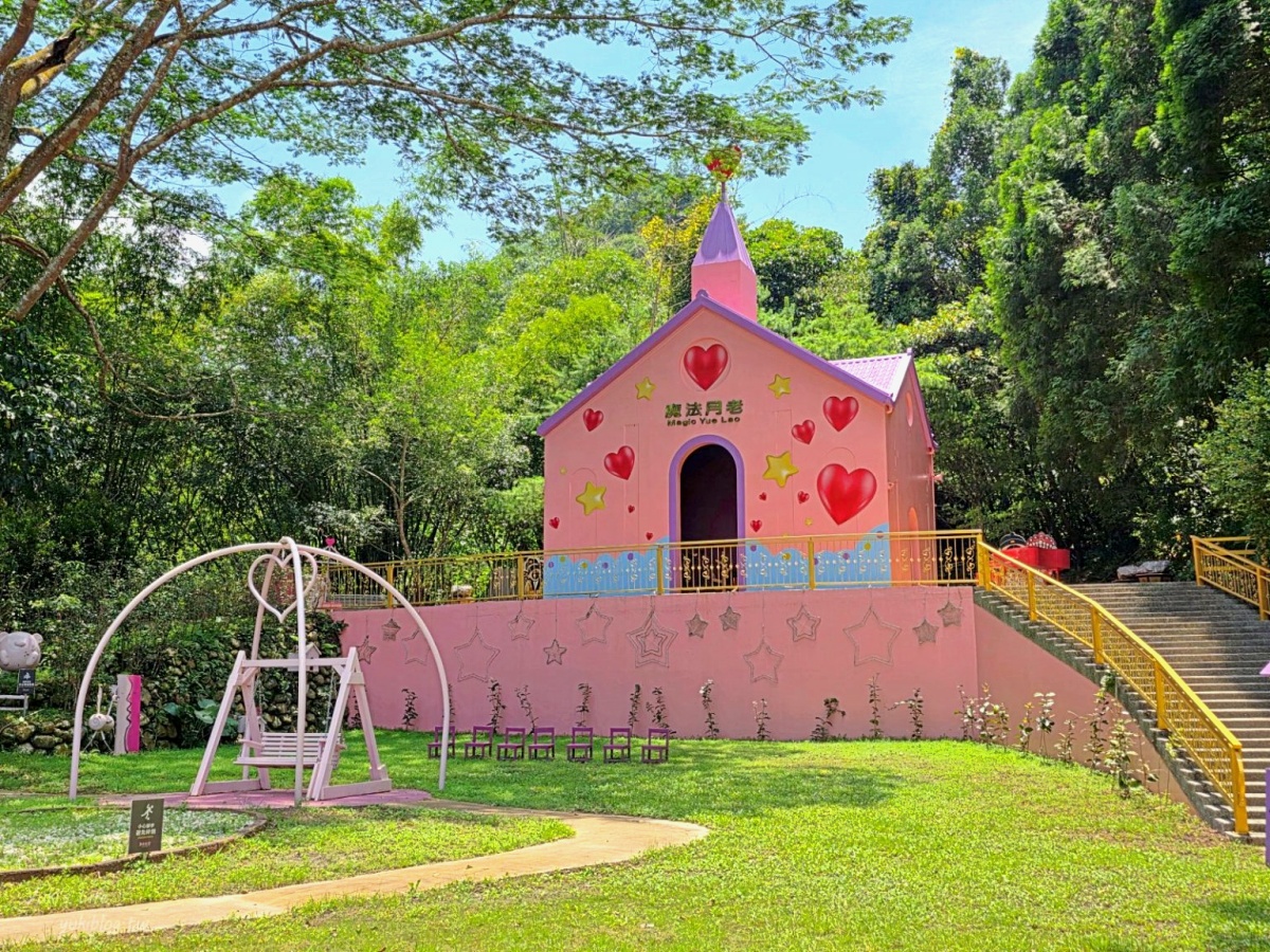 南投「超低調免費景點」重新開放！打卡美拍夢幻粉紅教堂，還有兒童遊戲區