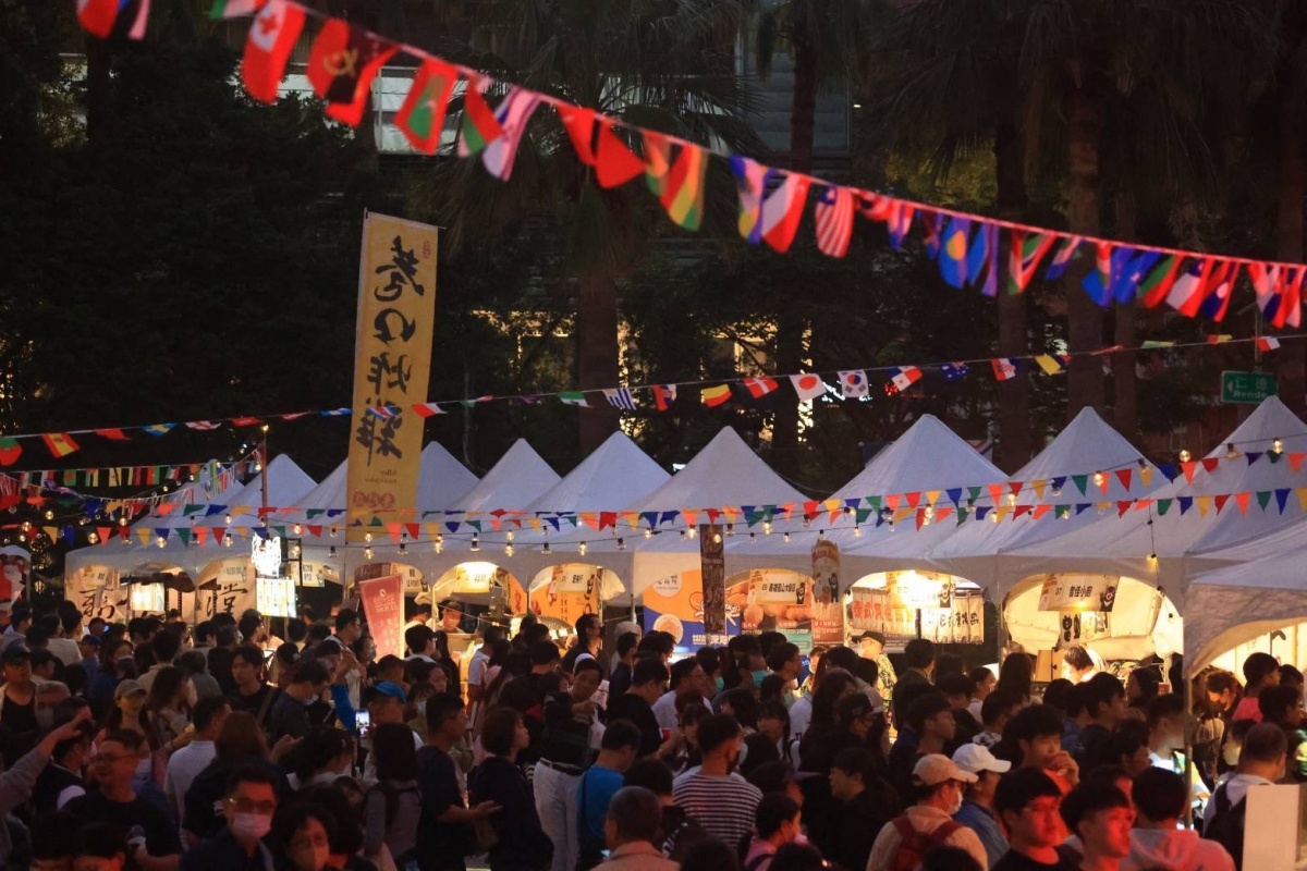 高雄「鹹酥雞嘉年華」本週登場!65間炸物、手搖飲集合,開吃Lisa同款西多士 高雄「鹹酥雞嘉年華」本週登場!65間炸物、手搖飲集合,開吃Lisa同款西多士