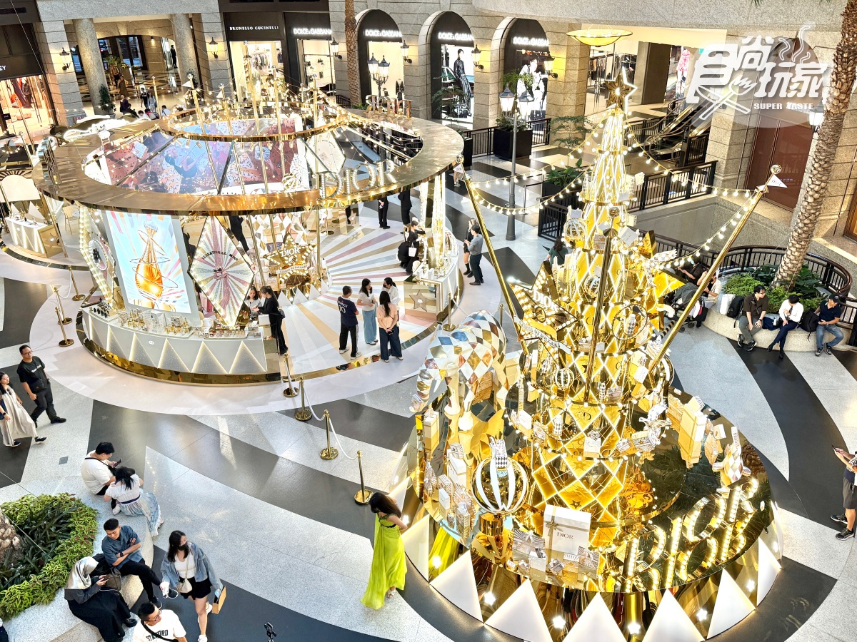 5公尺DIOR聖誕樹!全台首座「奇幻星願馬戲團」快閃店,加碼室內最高聖誕樹 5公尺DIOR聖誕樹!全台首座「奇幻星願馬戲團」快閃店,加碼室內最高聖誕樹