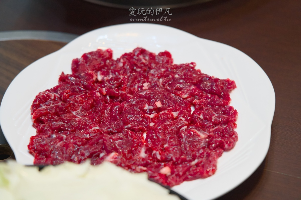 黃仁勳美食地圖插旗台南!網友讚爆「溫體牛火鍋」是這家,必點菜色看這篇 黃仁勳美食地圖插旗台南!網友讚爆「溫體牛火鍋」是這家,必點菜色看這篇