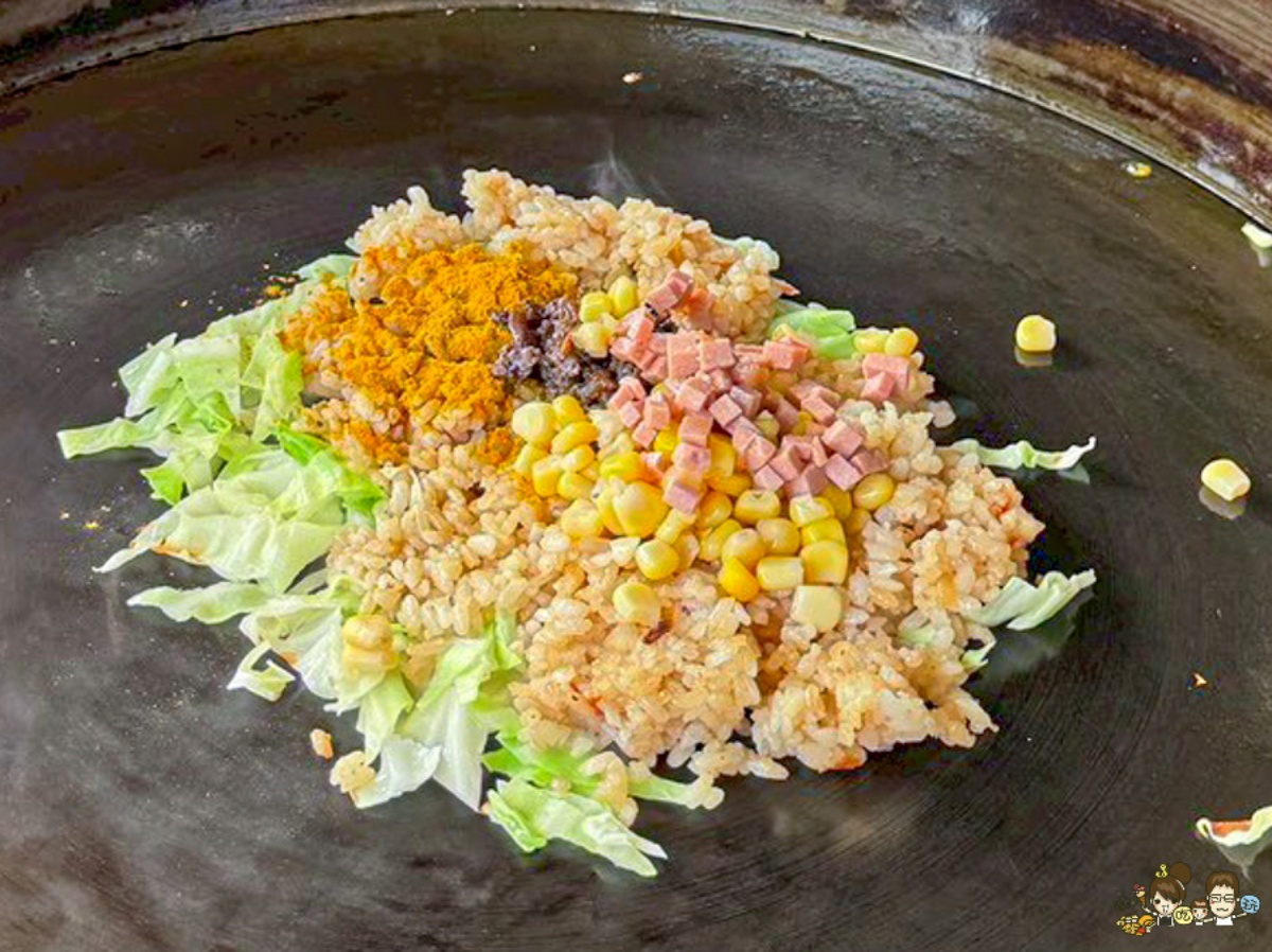 高雄佛心「40元蛋包飯」在這!軟綿蛋包+鐵板炒飯超唰嘴,在地人的月底救星 高雄佛心「40元蛋包飯」在這!軟綿蛋包+鐵板炒飯超唰嘴,在地人的月底救星