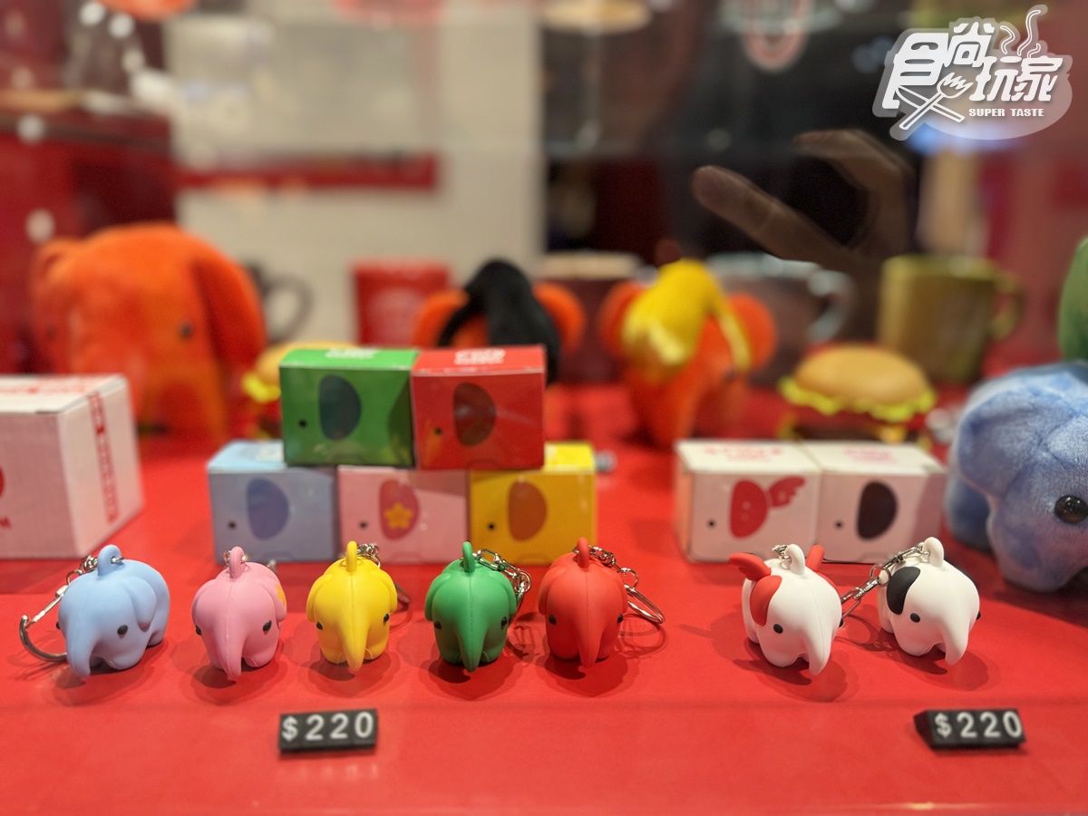 全台第1間「DomDom漢堡」!5款必吃+周邊開箱,比50元厚蛋堡、起司球 全台第1間「DomDom漢堡」!5款必吃+周邊開箱,比50元厚蛋堡、起司球