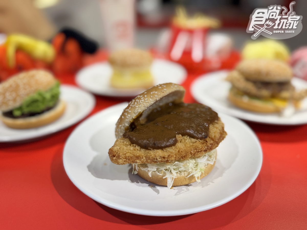 全台第1間「DomDom漢堡」!5款必吃+周邊開箱,比50元厚蛋堡、起司球 全台第1間「DomDom漢堡」!5款必吃+周邊開箱,比50元厚蛋堡、起司球