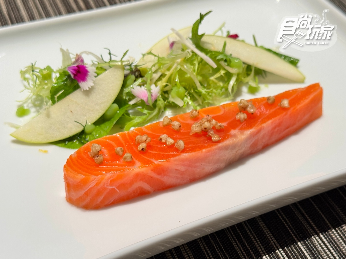 波士頓活龍蝦買一送一！東區牛排＋１，必吃法國烤蝸牛、巧克力冰淇淋泡芙