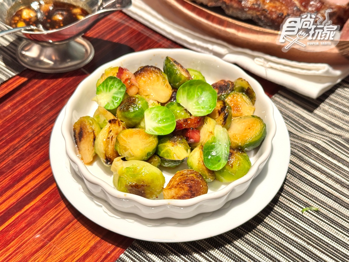 波士頓活龍蝦買一送一！東區牛排＋１，必吃法國烤蝸牛、巧克力冰淇淋泡芙