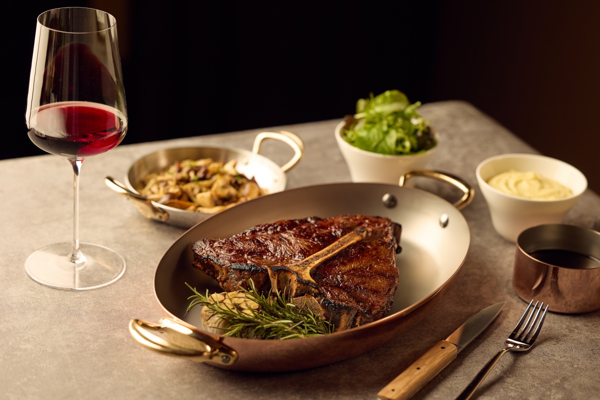 波士頓活龍蝦買一送一！東區牛排＋１，必吃法國烤蝸牛、巧克力冰淇淋泡芙