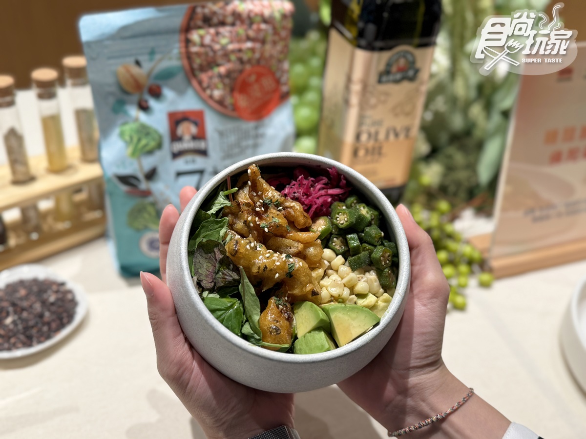 對中身分證挑戰「整桌免費吃」!2大早午餐超狂優惠,免費送夯品、全單82折 對中身分證挑戰「整桌免費吃」!2大早午餐超狂優惠,免費送夯品、全單82折