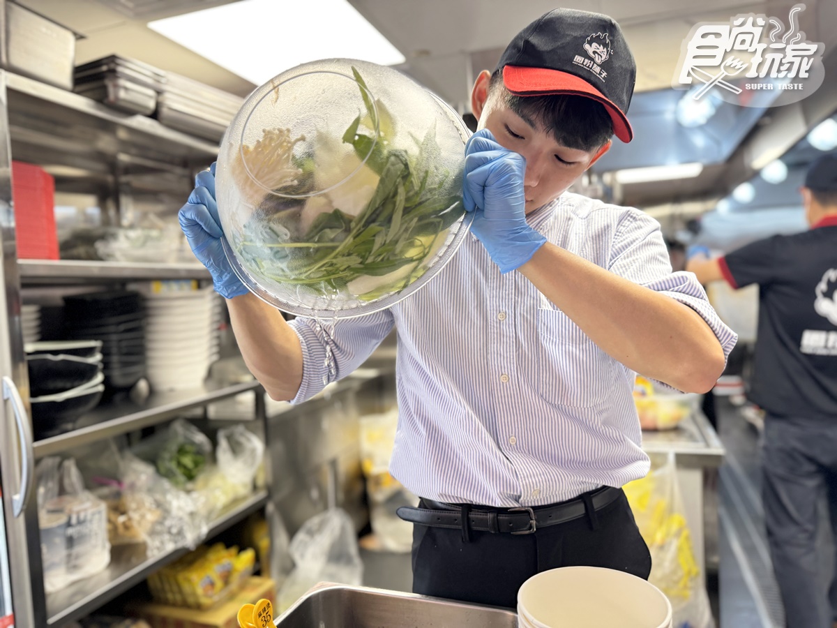 海底撈第1間「平價麻辣燙」來了!50元起爽嗑酸辣粉、牛滑,加碼小菜無限續 海底撈第1間「平價麻辣燙」來了!50元起爽嗑酸辣粉、牛滑,加碼小菜無限續