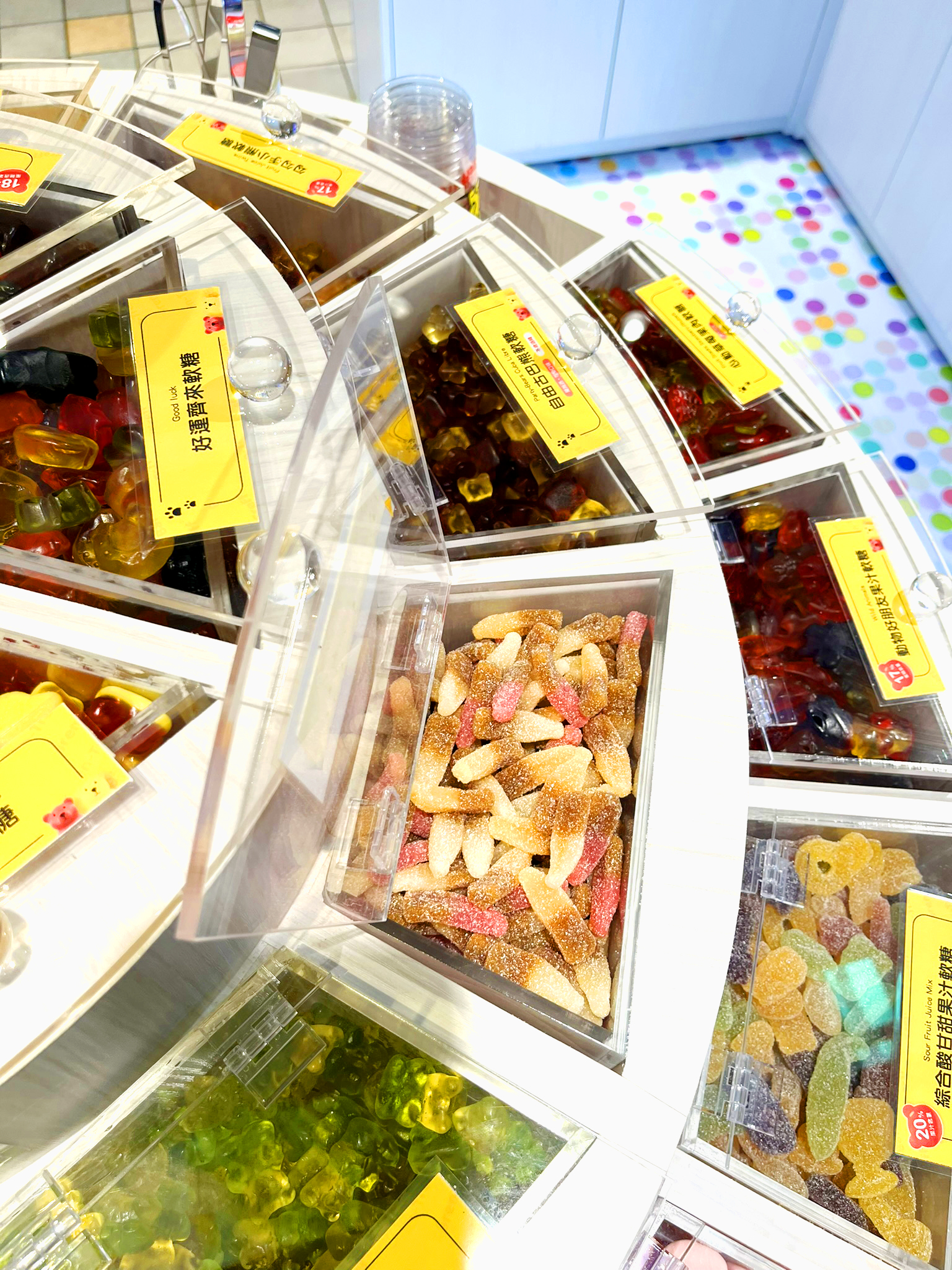 全台首間「德國派對熊軟糖店」在這!「軟糖派對杯」35款自由選、TOP5口味曝 全台首間「德國派對熊軟糖店」在這!「軟糖派對杯」35款自由選、TOP5口味曝