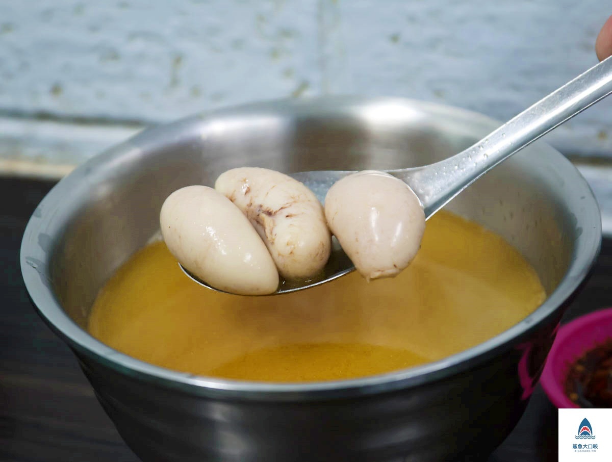 台北最強排隊麻油雞在這!免費續湯人情味滿滿,軟嫩雞腿、脆彈腰子都必點 台北最強排隊麻油雞在這!免費續湯人情味滿滿,軟嫩雞腿、脆彈腰子都必點