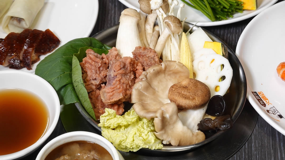 吃到飽省近200元!「泰國活蝦火鍋」蒸煮烤一蝦多吃,還有港點、烤鴨、自助吧 吃到飽省近200元!「泰國活蝦火鍋」蒸煮烤一蝦多吃,還有港點、烤鴨、自助吧