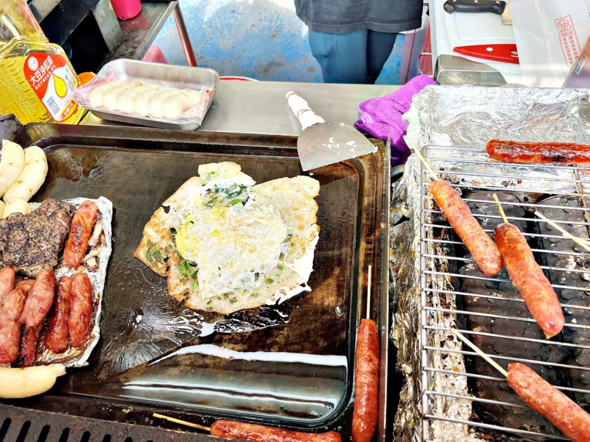 綠島限定美食都在這！整隻炸飛魚丼飯、海草系蔥抓餅，沒吃別說你來過