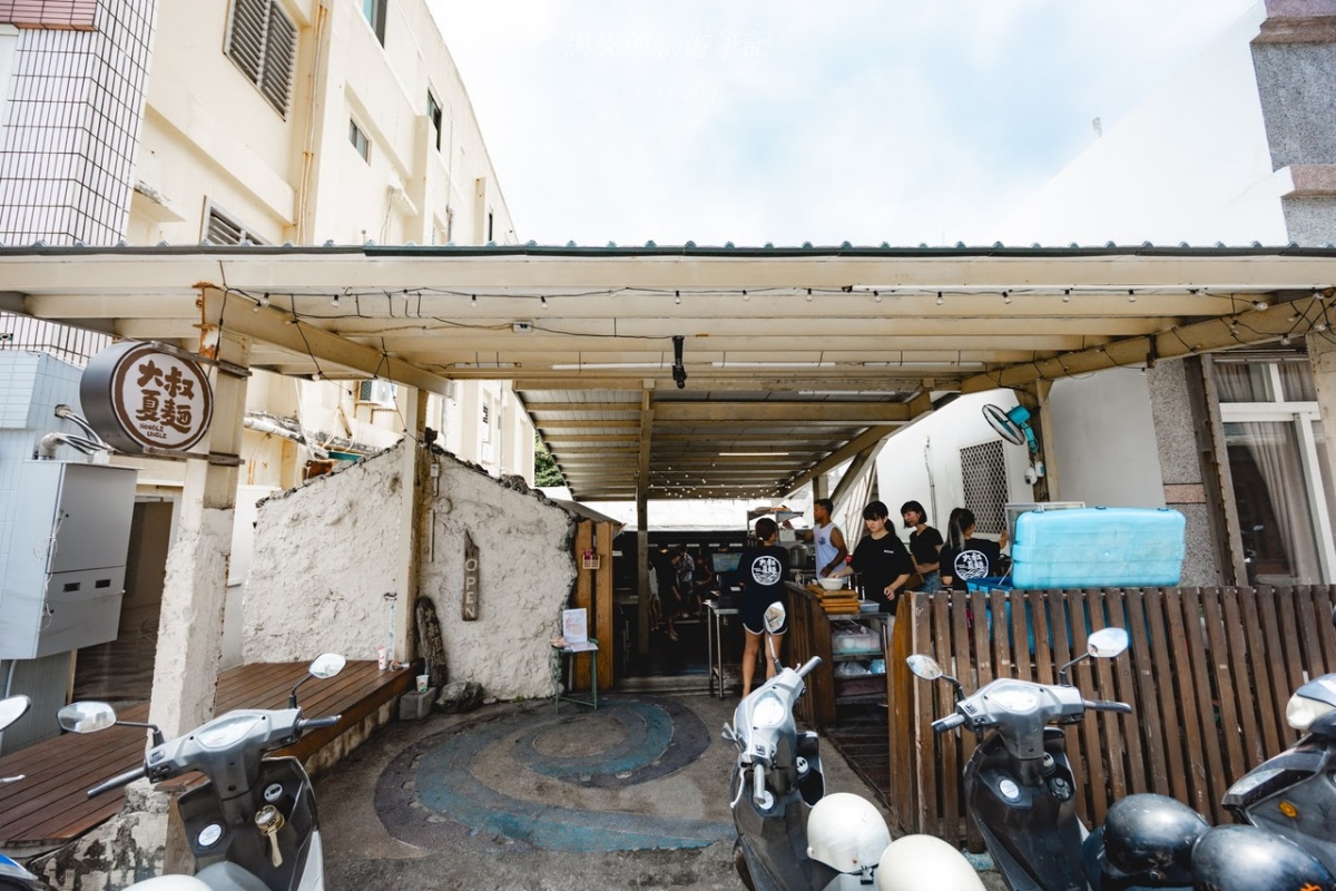 綠島限定美食都在這！整隻炸飛魚丼飯、海草系蔥抓餅，沒吃別說你來過