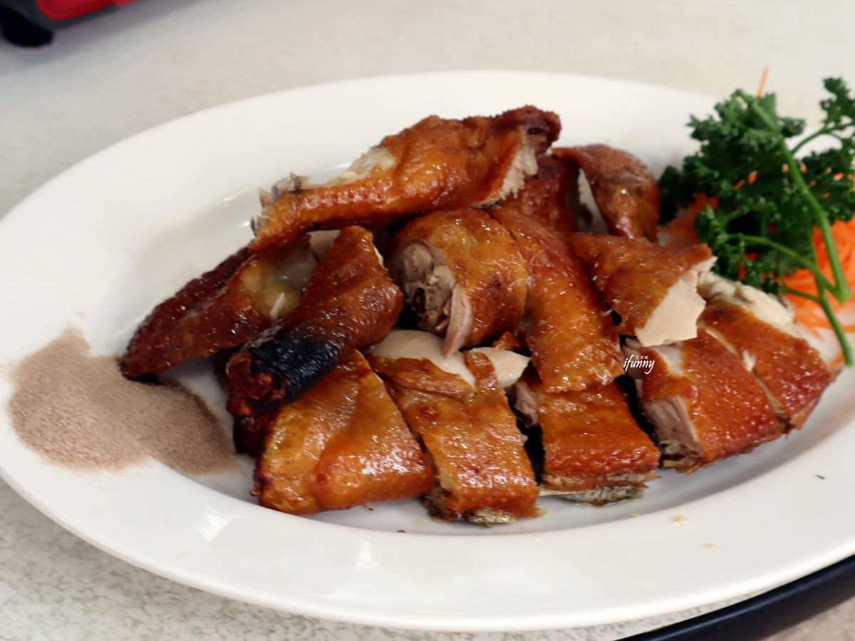 新華港式菜館推薦必點３：脆皮雞