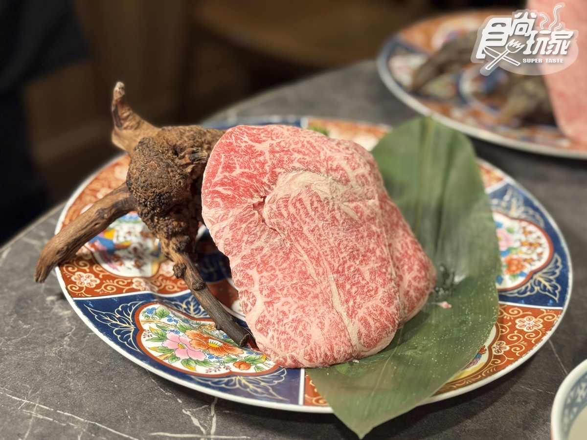 全台第1間「日本壽喜燒名店」!爽嗑A5和牛套餐、痛風級海膽丼,免費送干貝 全台第1間「日本壽喜燒名店」!爽嗑A5和牛套餐、痛風級海膽丼,免費送干貝