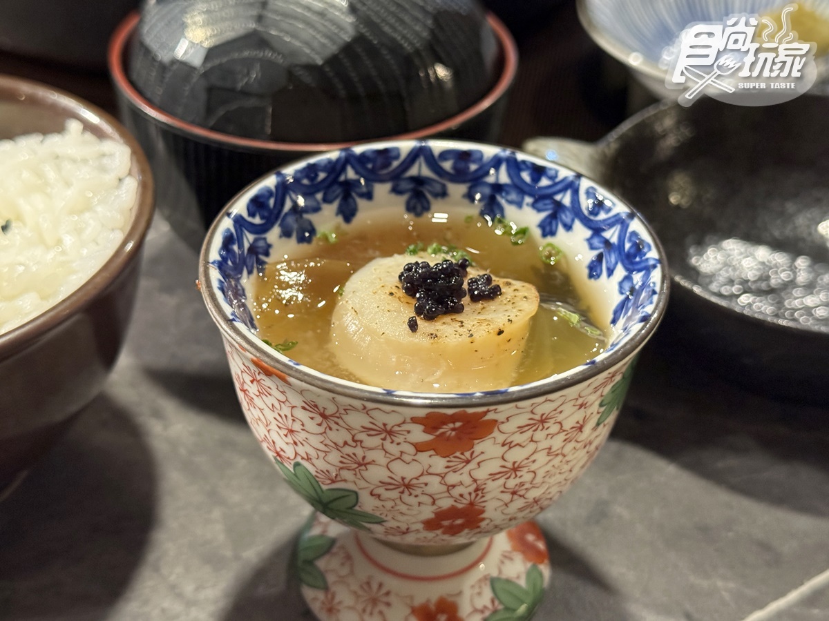 全台第1間「日本壽喜燒名店」!爽嗑A5和牛套餐、痛風級海膽丼,免費送干貝 全台第1間「日本壽喜燒名店」!爽嗑A5和牛套餐、痛風級海膽丼,免費送干貝