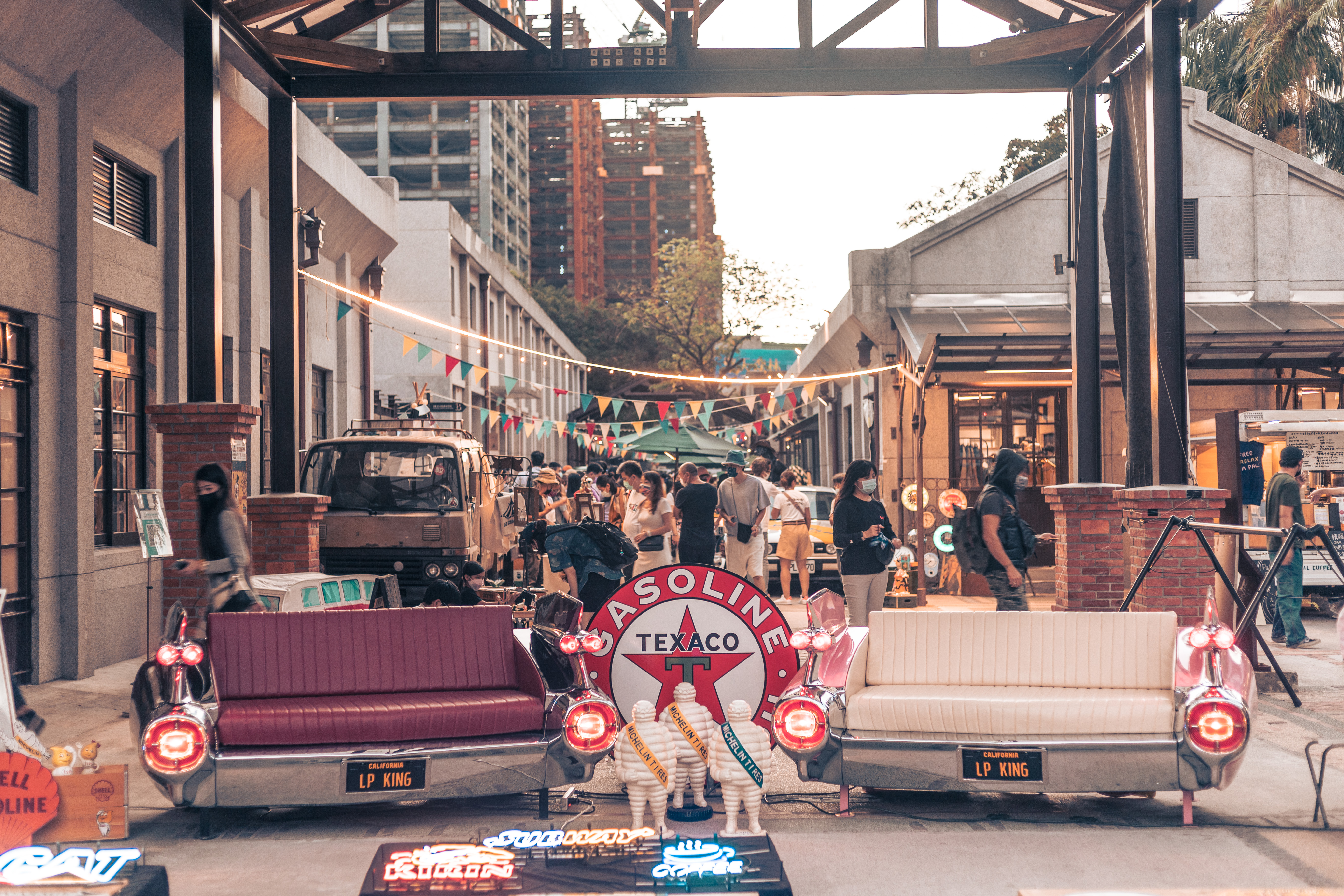 600坪最大古物市集免費逛!「台北蚤之市」200攤跨國古董、咖啡甜點,連3天快衝 600坪最大古物市集免費逛!「台北蚤之市」200攤跨國古董、咖啡甜點,連3天快衝