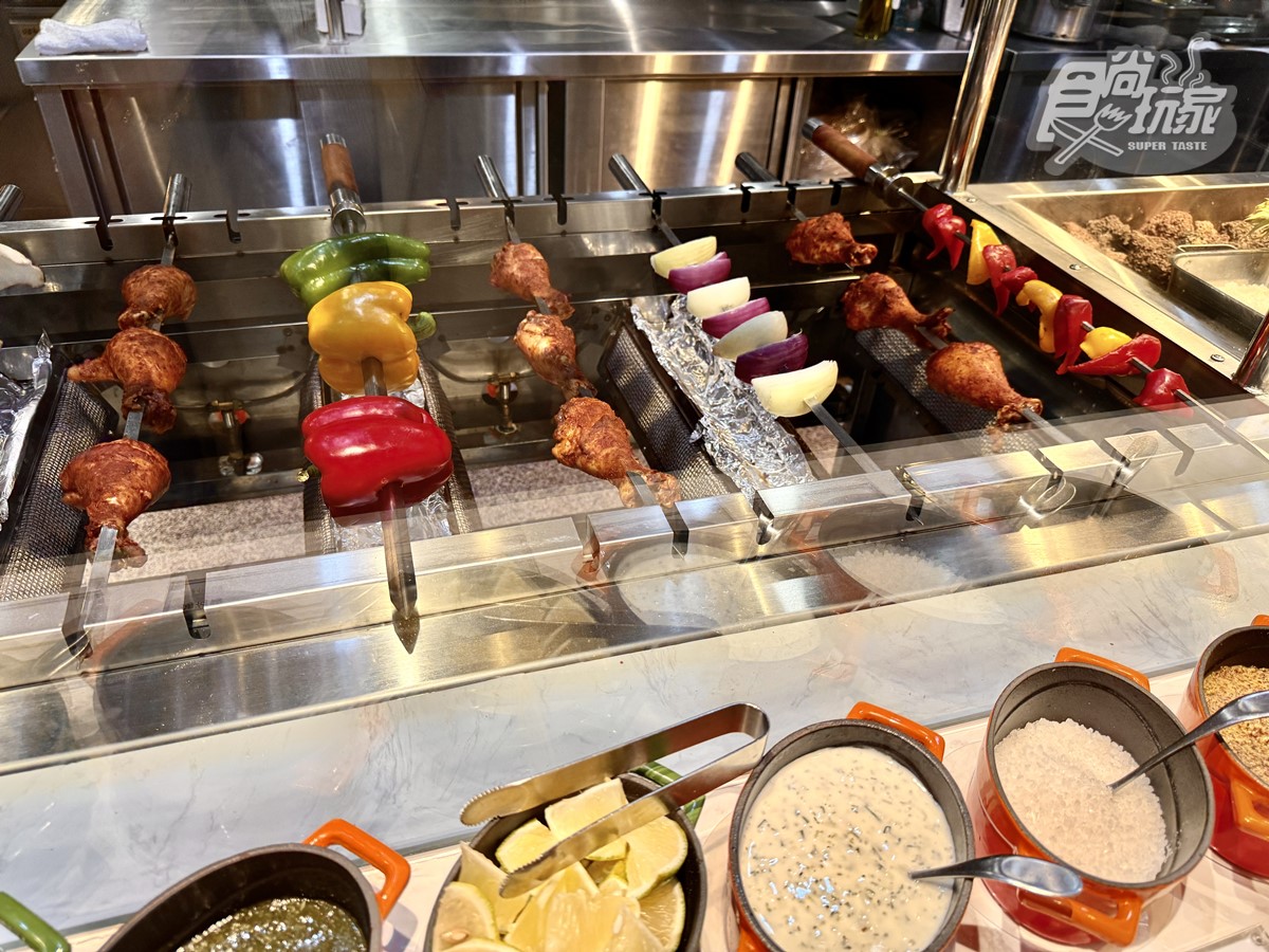 台北吃到飽「探索廚房」升級回歸!爽嗑10大主題餐檯、超過50種海鮮無限吃 台北吃到飽「探索廚房」升級回歸!爽嗑10大主題餐檯、超過50種海鮮無限吃