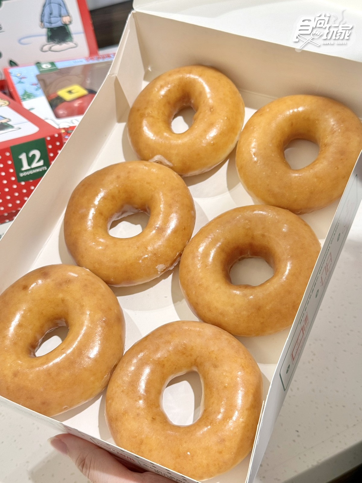 最Q史努比大頭甜甜圈!Krispy Kreme加12元送1盒、Mister Donut耶誕新圈體 最Q史努比大頭甜甜圈!Krispy Kreme加12元送1盒、Mister Donut耶誕新圈體