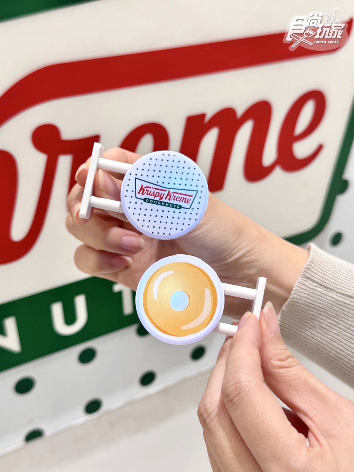 最Q史努比大頭甜甜圈!Krispy Kreme加12元送1盒、Mister Donut耶誕新圈體 最Q史努比大頭甜甜圈!Krispy Kreme加12元送1盒、Mister Donut耶誕新圈體