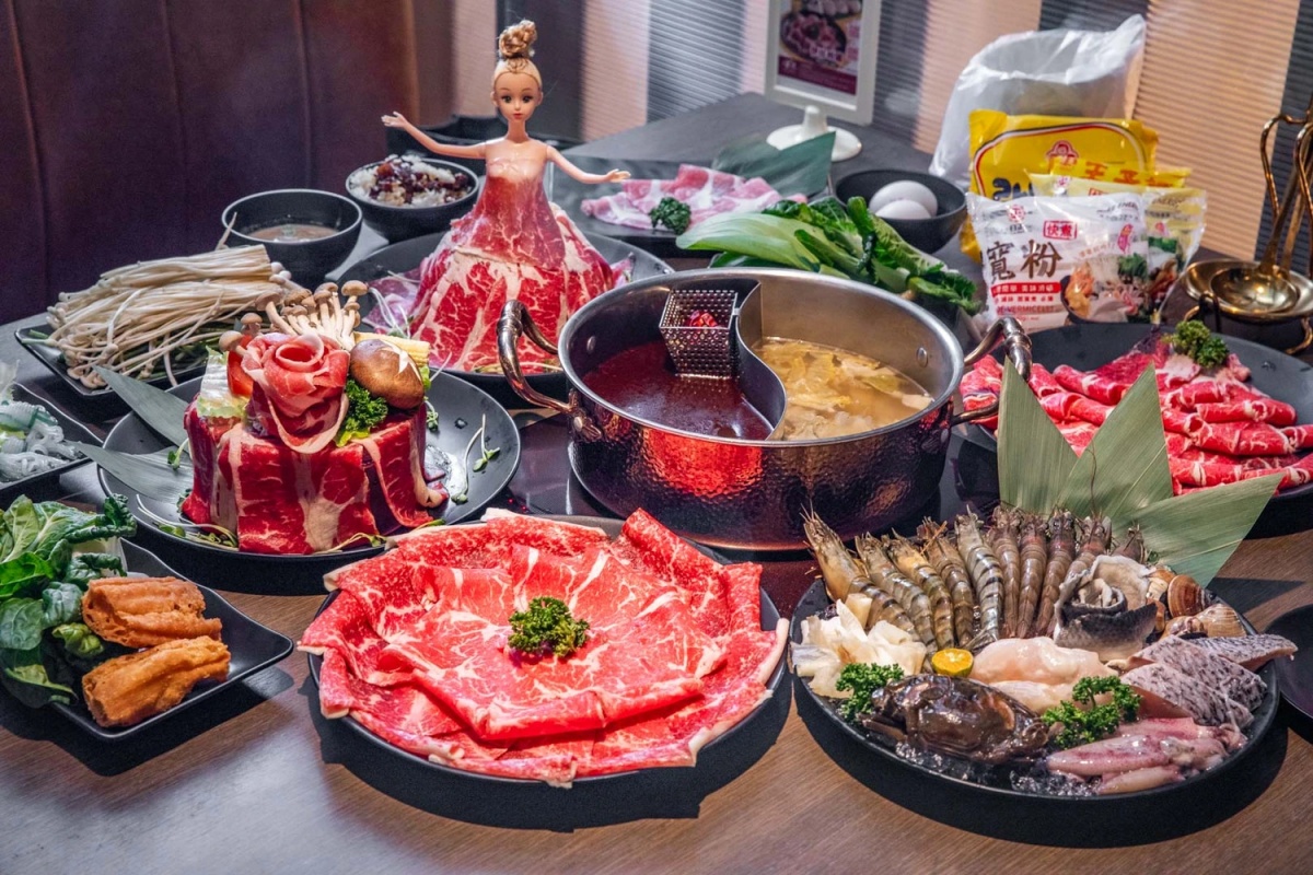 超狂海鮮自助任你拿！桃園８家麻辣鍋推薦：花蟹吃到飽、鹹蛋麻奶湯、壽星送龍蝦