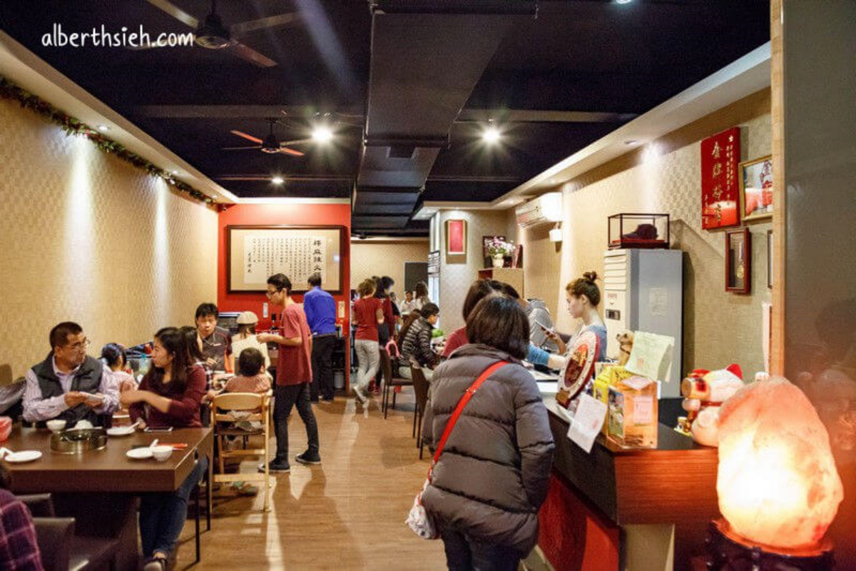 超狂海鮮自助任你拿！桃園８家麻辣鍋推薦：花蟹吃到飽、鹹蛋麻奶湯、壽星送龍蝦