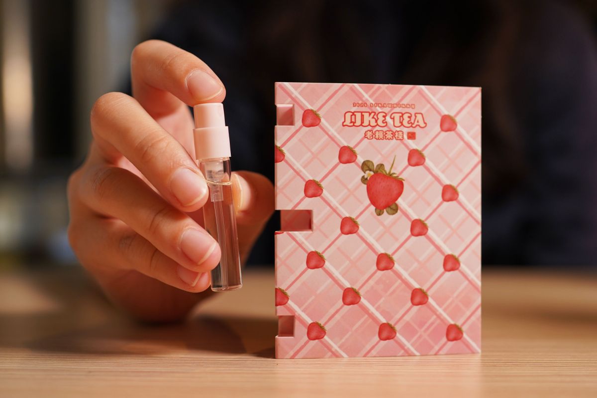 【耶誕狂歡祭】老賴茶棧新品「草莓飲買一送一」還送莓果香氛!社群暴紅超好拍 【耶誕狂歡祭】老賴茶棧新品「草莓飲買一送一」還送莓果香氛!社群暴紅超好拍
