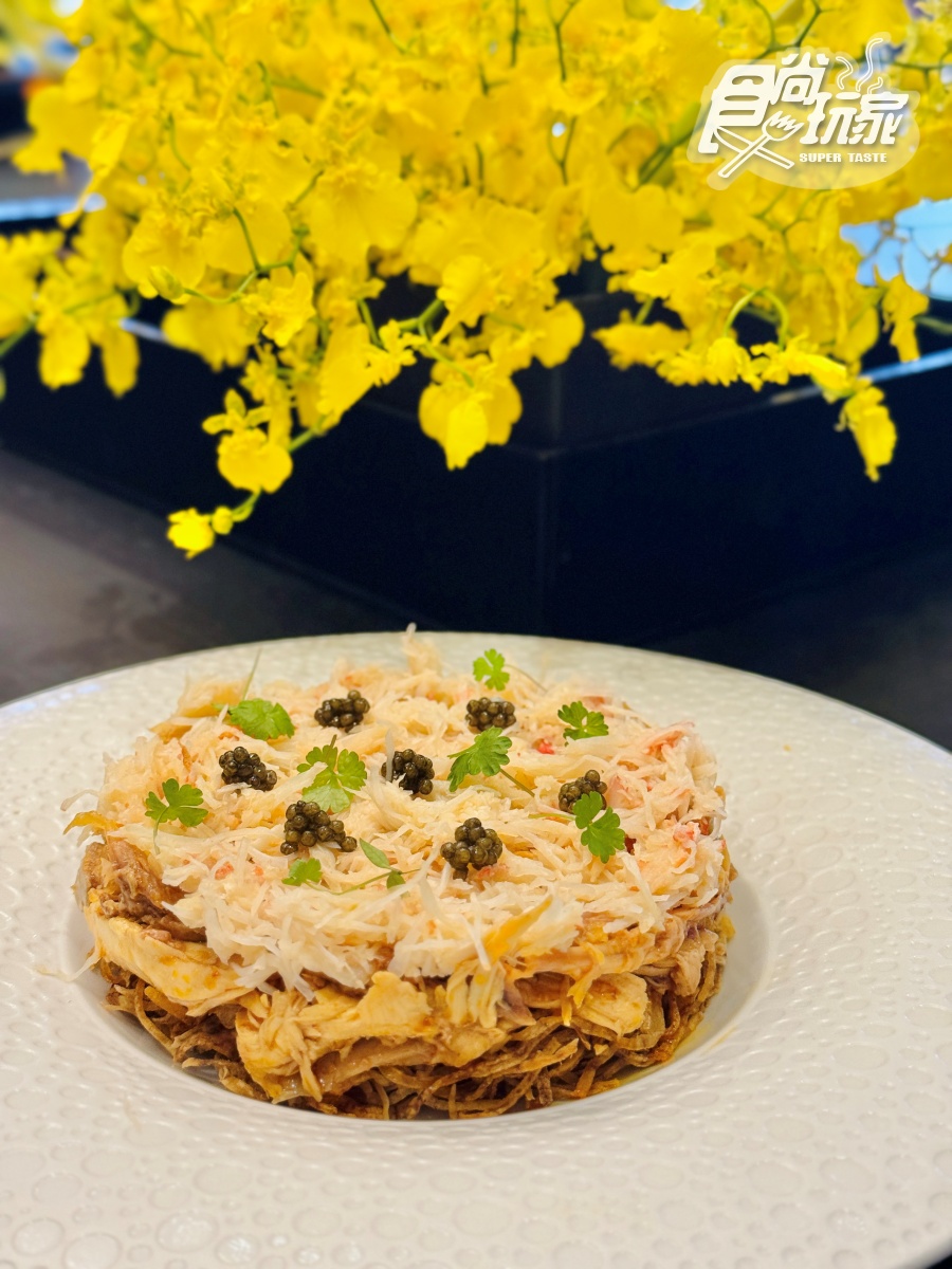 連續8年米其林摘星!請客樓首推「川味蟹宴」,蒜辣帝王蟹霸氣上桌太唰嘴 連續8年米其林摘星!請客樓首推「川味蟹宴」,蒜辣帝王蟹霸氣上桌太唰嘴
