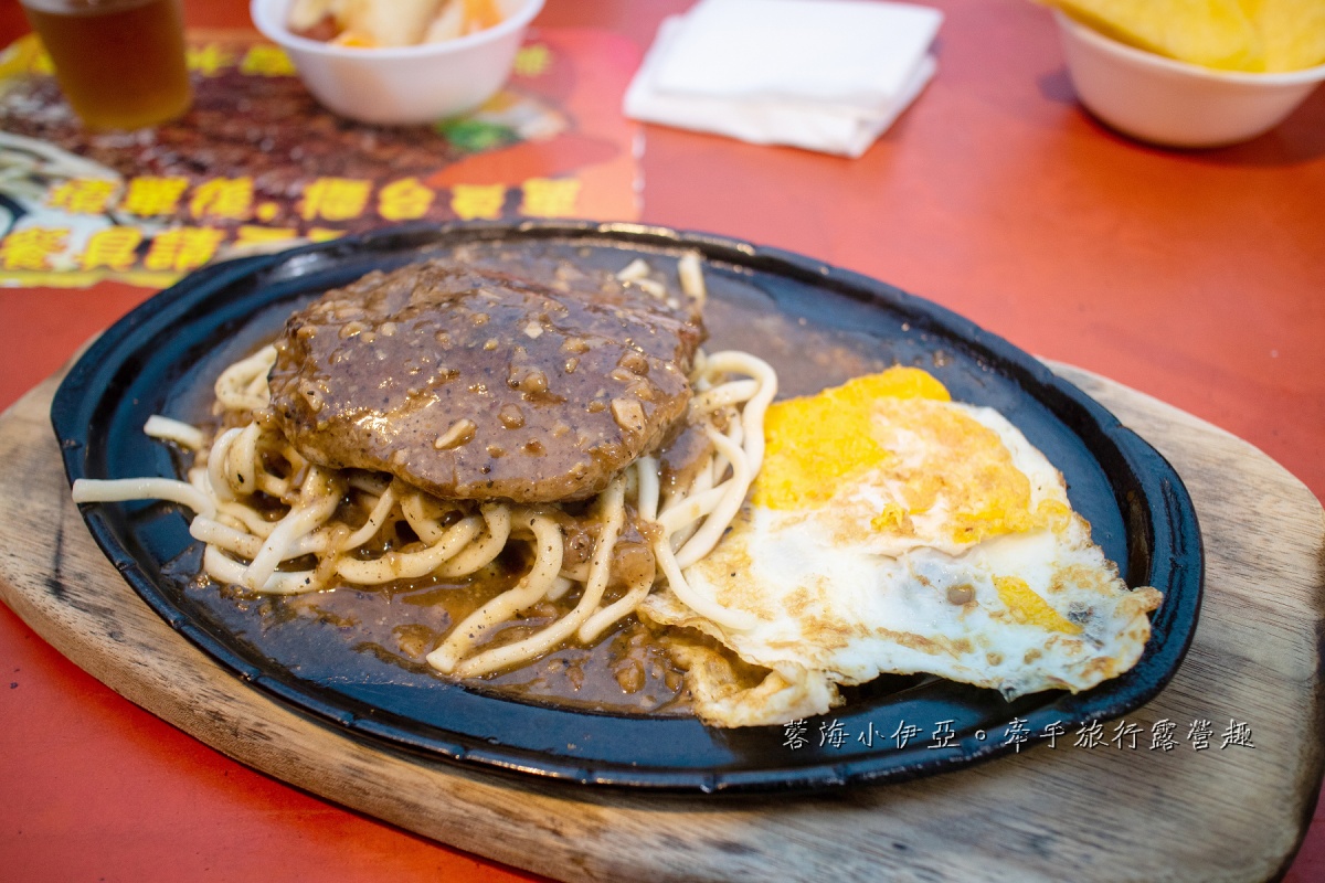 網路爆紅「全台最好玩夜市」!遊戲攤位占一半,每週開3天、雨天也能逛 網路爆紅「全台最好玩夜市」!遊戲攤位占一半,每週開3天、雨天也能逛