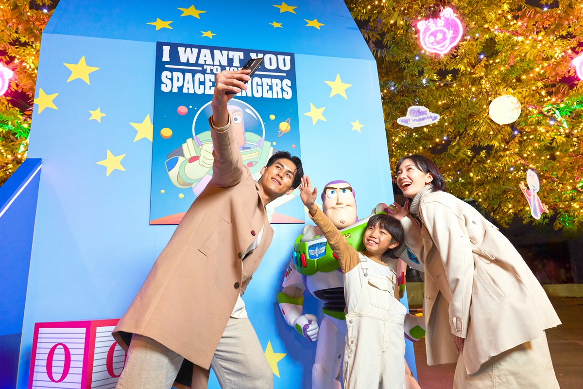 《玩具總動員》出沒台北101！打造４大夢幻場景：星際奇幻光廊、胡迪牛仔驛站