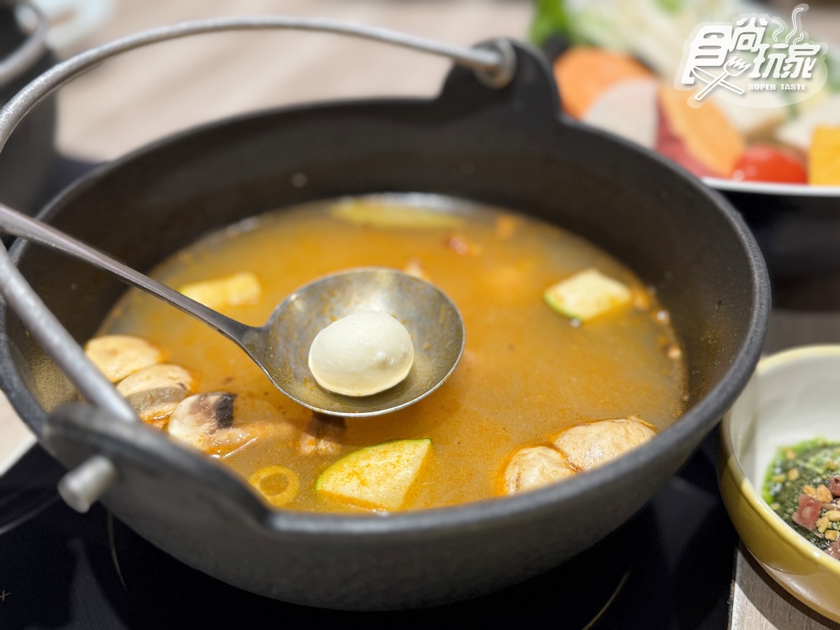 【耶誕狂歡祭】雞湯大叔聖誕雙人餐83折!起司球涮雞湯超邪惡,週週加送肉盤 【耶誕狂歡祭】雞湯大叔聖誕雙人餐83折!起司球涮雞湯超邪惡,週週加送肉盤