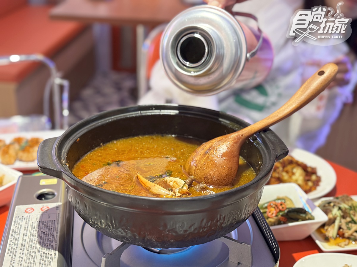 全新「港式雞煲鍋」插旗東區!7款必嗑龍蝦雞煲、沙嗲鴛鴦鍋,500元起開吃 全新「港式雞煲鍋」插旗東區!7款必嗑龍蝦雞煲、沙嗲鴛鴦鍋,500元起開吃