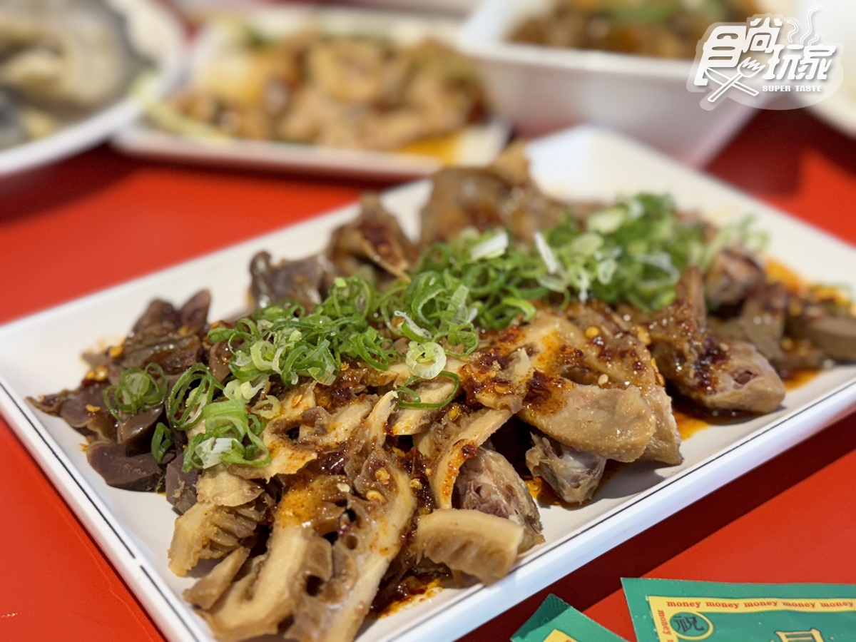 全新「港式雞煲鍋」插旗東區!7款必嗑龍蝦雞煲、沙嗲鴛鴦鍋,500元起開吃 全新「港式雞煲鍋」插旗東區!7款必嗑龍蝦雞煲、沙嗲鴛鴦鍋,500元起開吃