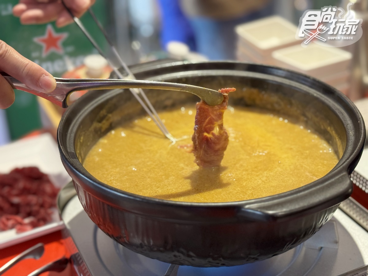 全新「港式雞煲鍋」插旗東區!7款必嗑龍蝦雞煲、沙嗲鴛鴦鍋,500元起開吃 全新「港式雞煲鍋」插旗東區!7款必嗑龍蝦雞煲、沙嗲鴛鴦鍋,500元起開吃