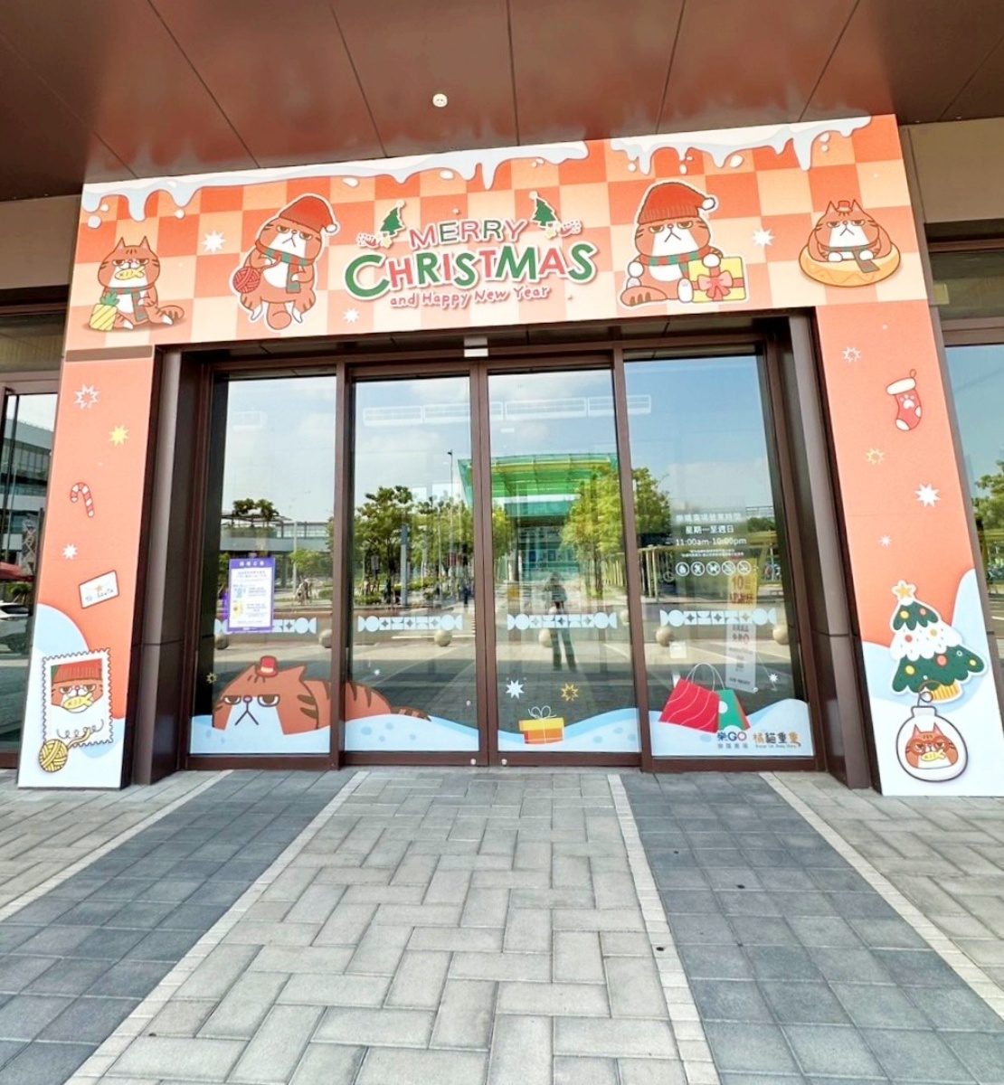 ４米高「厭世橘貓」首度降肉高雄！圓滾滾身材超吸睛，打卡再送限量貼紙