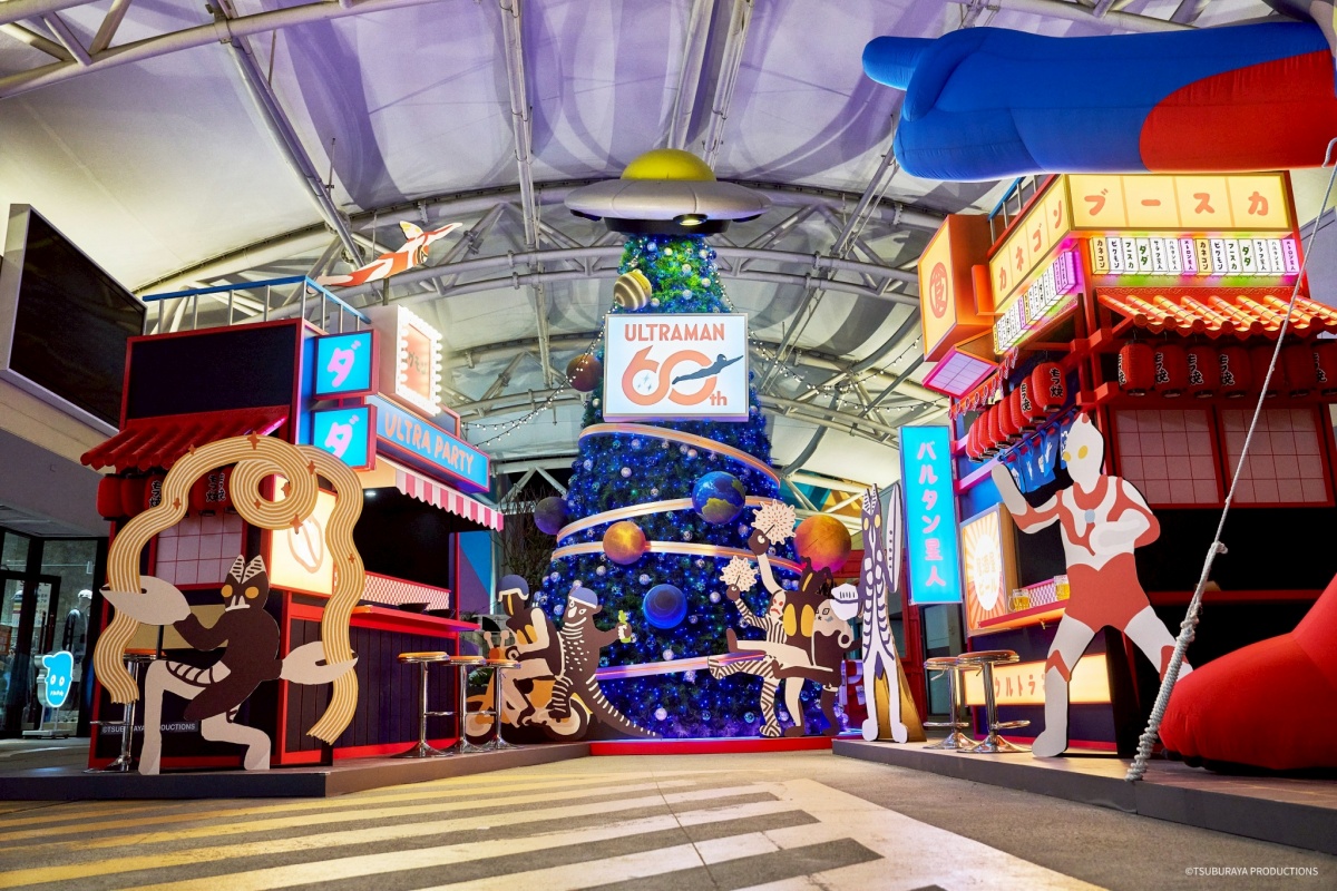 打卡８公尺「超人力霸王聖誕樹」！全台３據點：４大互動場景、500款周邊