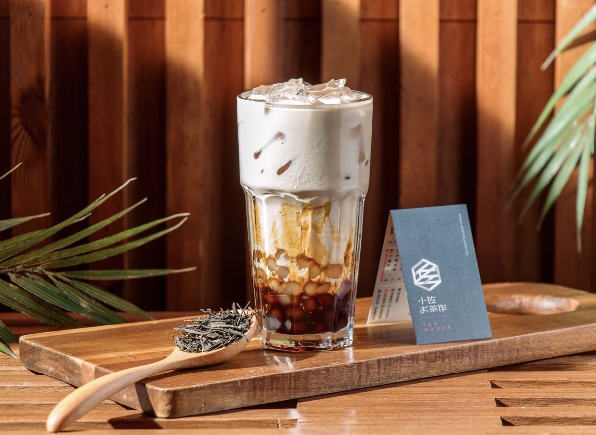 白玉奶茶買一送一!人氣日系手搖限量優惠快搶,蜂蜜珍珠+夕燒珍珠超欠喝 白玉奶茶買一送一!人氣日系手搖限量優惠快搶,蜂蜜珍珠+夕燒珍珠超欠喝