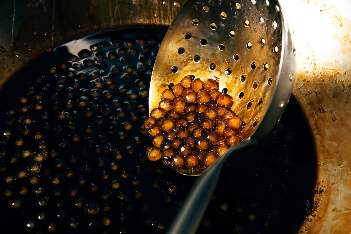 白玉奶茶買一送一!人氣日系手搖限量優惠快搶,蜂蜜珍珠+夕燒珍珠超欠喝 白玉奶茶買一送一!人氣日系手搖限量優惠快搶,蜂蜜珍珠+夕燒珍珠超欠喝