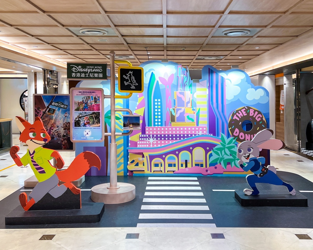 免費打卡巨型米奇！免出國打卡迪士尼布景：達菲與好友、動物方城市５亮點