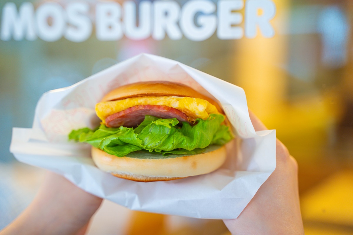 漢堡王「豬排堡買一送一」快閃!52元起爽吃厚切炸豬排,加碼摩斯買10送10 漢堡王「豬排堡買一送一」快閃!52元起爽吃厚切炸豬排,加碼摩斯買10送10