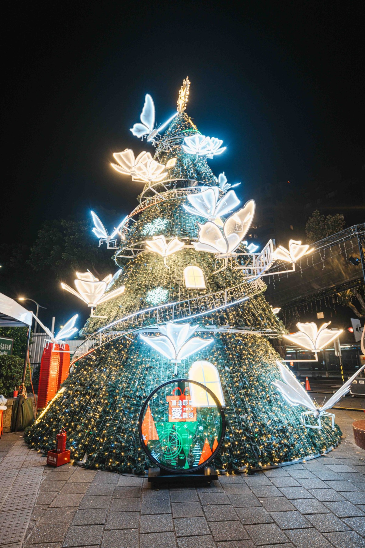 2025臺北耶誕愛無限11/29登場！ 新生南路、大安森林公園浪漫點燈，精彩活動12月接連上演