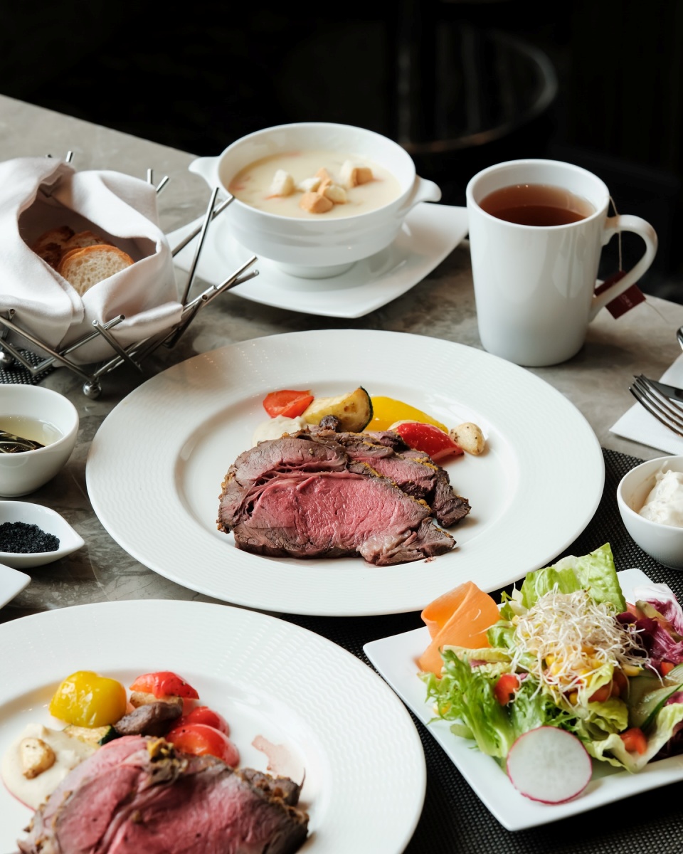 飯店「牛排吃到飽」千元有找!加購焗烤龍蝦只要299元,加購調酒10元爽喝 飯店「牛排吃到飽」千元有找!加購焗烤龍蝦只要299元,加購調酒10元爽喝