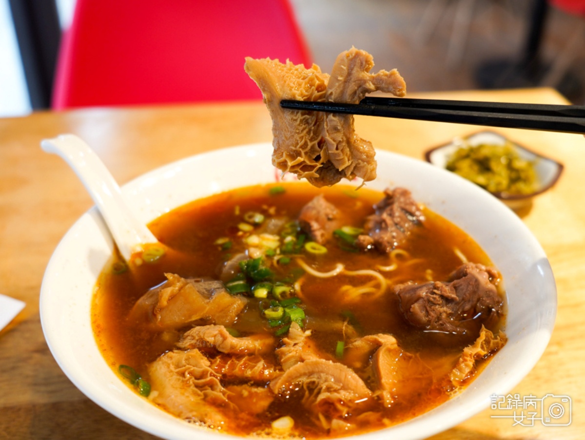 台北人激推最強10家牛肉麵：牛肉界勞斯萊斯、必比登８連霸、隱藏密店