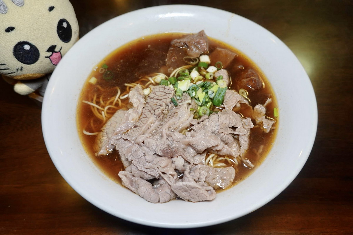 台北人激推最強10家牛肉麵：牛肉界勞斯萊斯、必比登８連霸、隱藏密店
