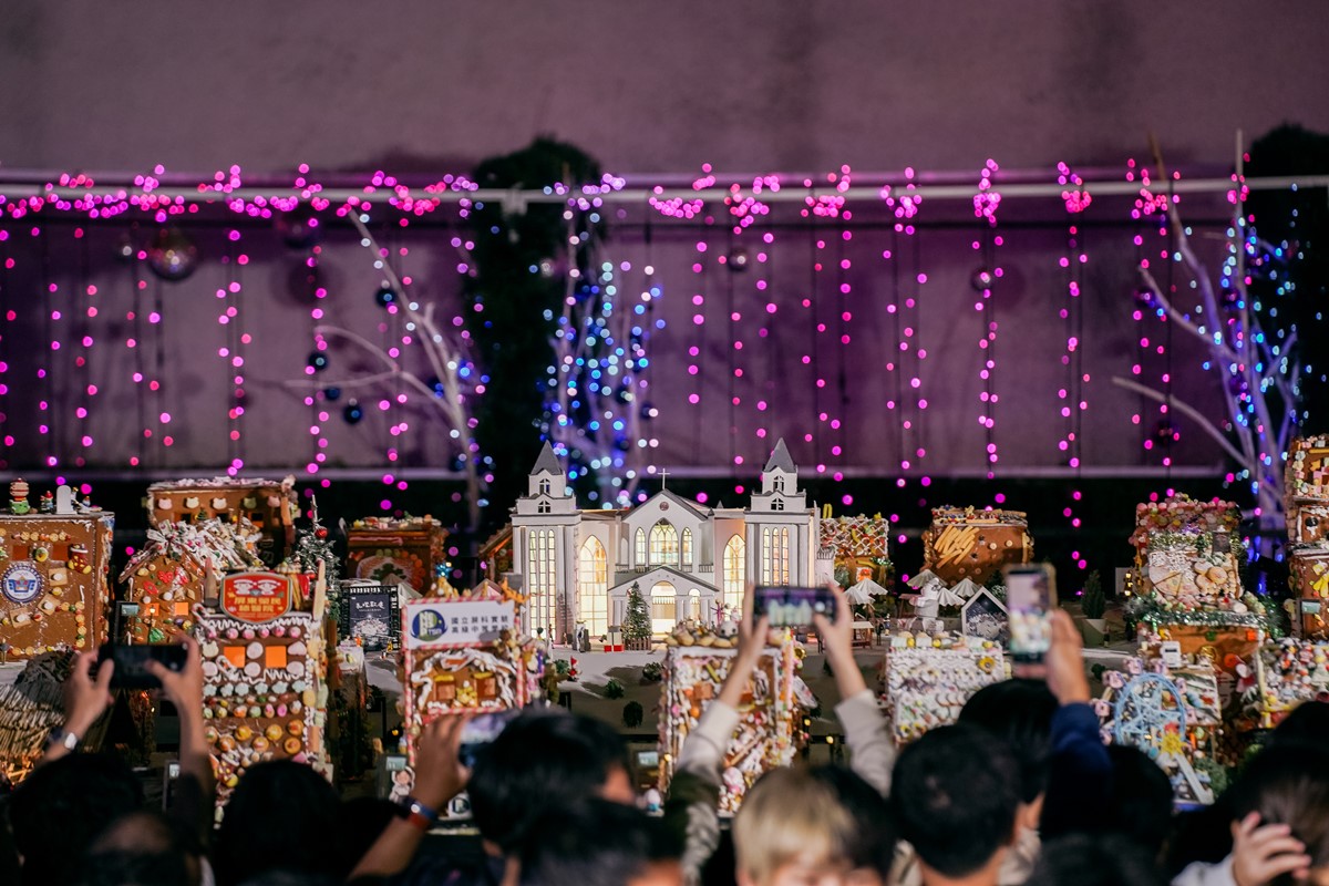 全台最大「薑餅城市」夢幻點燈!超過70座薑餅屋超好拍,聖誕市集快閃2天 全台最大「薑餅城市」夢幻點燈!超過70座薑餅屋超好拍,聖誕市集快閃2天