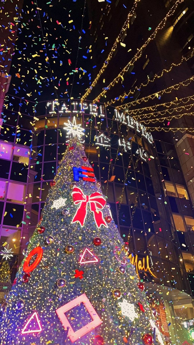 吃到飽4人同行1人免費!飯店變身巧克力冒險工廠,40呎聖誕樹璀璨點燈 吃到飽4人同行1人免費!飯店變身巧克力冒險工廠,40呎聖誕樹璀璨點燈