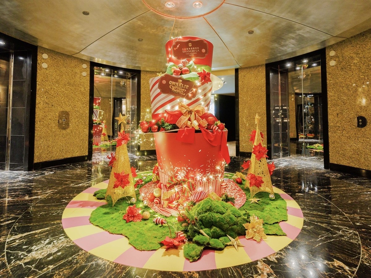 吃到飽4人同行1人免費!飯店變身巧克力冒險工廠,40呎聖誕樹璀璨點燈 吃到飽4人同行1人免費!飯店變身巧克力冒險工廠,40呎聖誕樹璀璨點燈