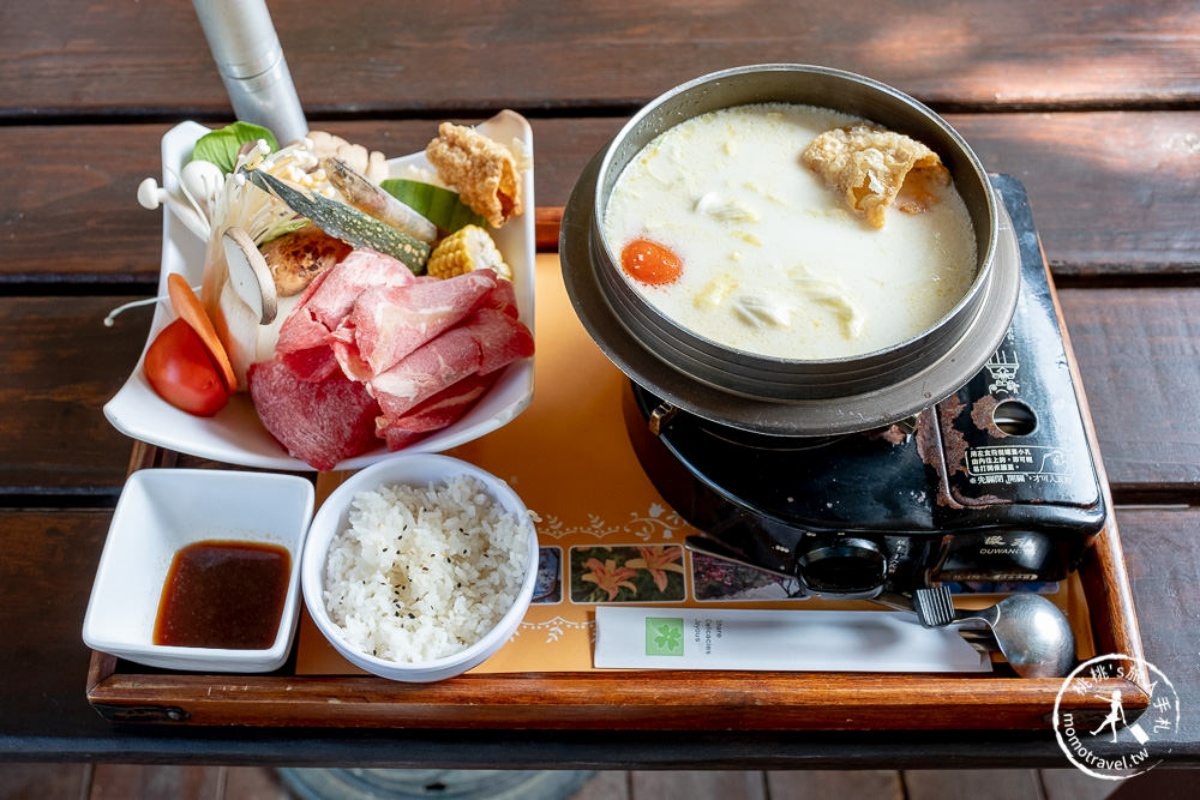 美拍雪國童話森林！台中夢幻雪白木大爆發，台灣限定黃金楓隧道同步登場