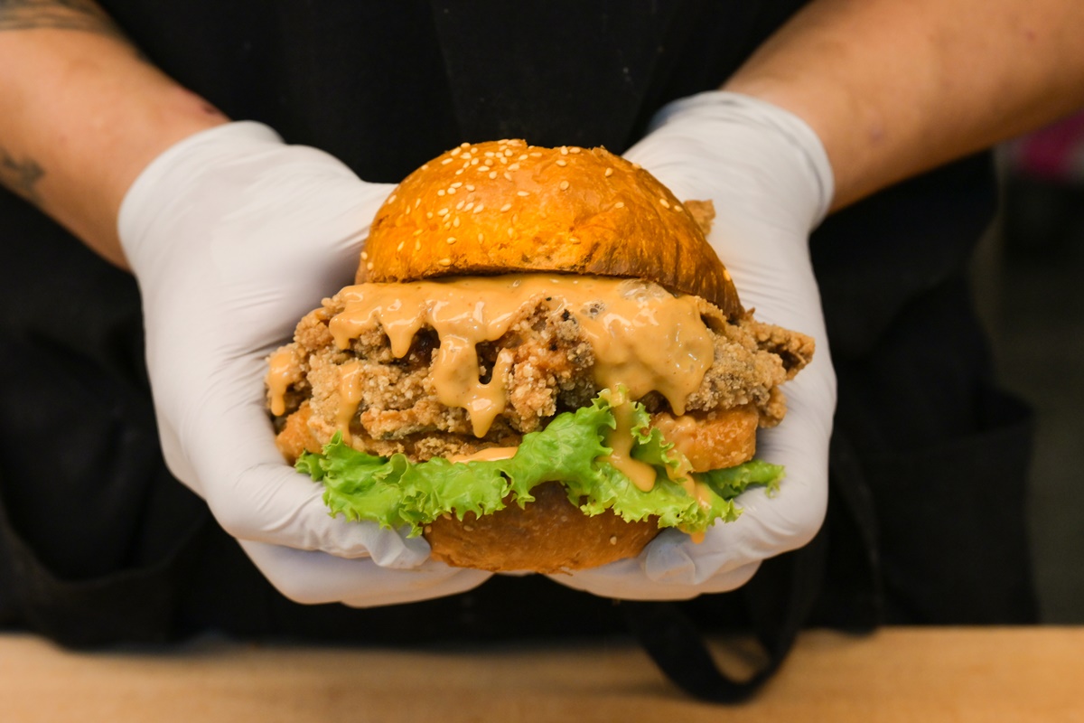 台南超夯「炸雞速食店」進軍北部!開幕時間搶看,必嗑香菜炸雞、BBQ飯捲 台南超夯「炸雞速食店」進軍北部!開幕時間搶看,必嗑香菜炸雞、BBQ飯捲